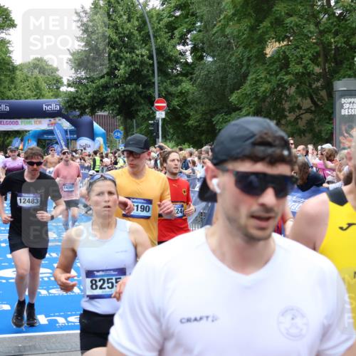 29.06.2025 - hella hamburg halbmarathon Zöllner http://msf.ph/oto/8240129 29.06.2025 10:55:50 Ziel 1179, 1834, 3256, 5021, 6569, 6924, 7221, 8255, 10212, 12483, 12858, 13474, 14365, 16401, 16434, 16786, 18125, 18190, 18867, 19047 meine-sportfotos.de
