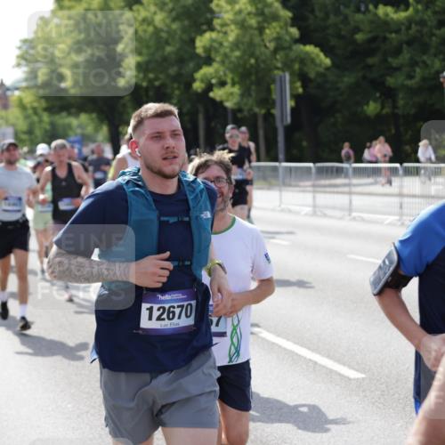 29.06.2025 - hella hamburg halbmarathon Jannik Wohlers http://msf.ph/oto/8240176 29.06.2025 09:54:25 Lombardsbrücke 1817, 1942, 2222, 2367, 2592, 2596, 2955, 3208, 3209, 4832, 5447, 5884, 6290, 6389, 6723, 6978, 6991, 7335, 7908, 8117, 8482, 8487, 8657, 8916, 8981, 9038, 9051, 9093, 9661, 9710, 9924, 11125, 11518, 11519, 11688, 12094, 12269, 12367, 12670, 13147, 13421, 13698, 13726, 13919, 14248, 14361, 14814, 15350, 15478, 15479, 15684, 16110, 16127, 16403, 16834, 16907, 17353, 17544, 17865, 18118, 18190, 18370, 18801, 18915, 18923 meine-sportfotos.de