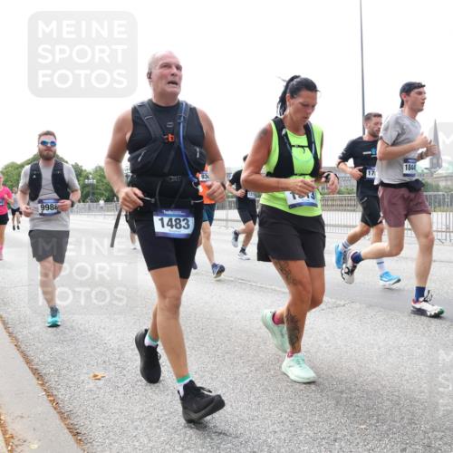 29.06.2025 - hella hamburg halbmarathon Lena Gebhardt http://msf.ph/oto/8240181 29.06.2025 10:09:43 Lombardsbrücke 1052, 1456, 1483, 1513, 1823, 2978, 4592, 4859, 5806, 5885, 6674, 7058, 7187, 8090, 8685, 9150, 9297, 9306, 9674, 9781, 9988, 10194, 12156, 12255, 12509, 12567, 12862, 13660, 13739, 15697, 16191, 16455, 16688, 16918, 17630, 17899, 18076, 18440, 18707, 18726, 18727, 19166, 19242 meine-sportfotos.de