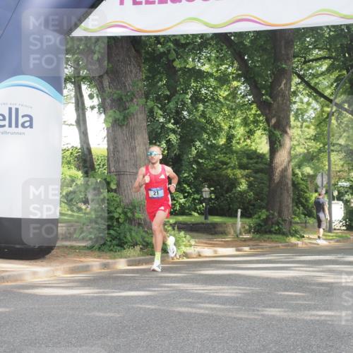 29.06.2025 - hella hamburg halbmarathon KatJ http://msf.ph/oto/8240191 29.06.2025 09:57:19 Zwischen KM18-KM19  meine-sportfotos.de