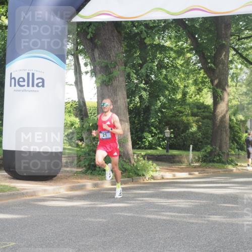 29.06.2025 - hella hamburg halbmarathon KatJ http://msf.ph/oto/8240243 29.06.2025 09:57:19 Zwischen KM18-KM19  meine-sportfotos.de