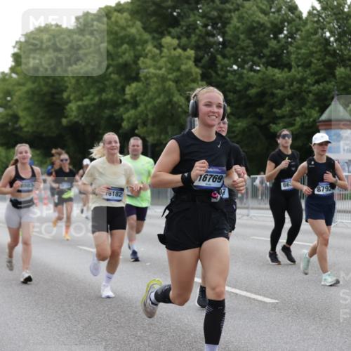 29.06.2025 - hella hamburg halbmarathon Jannik Wohlers http://msf.ph/oto/8240287 29.06.2025 10:29:39 Lombardsbrücke 1097, 1547, 1694, 2302, 3443, 3573, 3613, 4580, 5063, 5322, 6598, 6616, 6626, 8792, 8941, 10162, 12305, 12537, 12710, 13031, 14304, 16182, 16601, 16604, 16735, 16769, 17529, 18503 meine-sportfotos.de