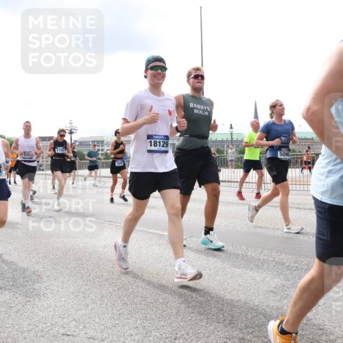 29.06.2025 - hella hamburg halbmarathon Lena Gebhardt http://msf.ph/oto/8240317 29.06.2025 10:33:49 Lombardsbrücke 1189, 1275, 1417, 1705, 1787, 1896, 1995, 2265, 2342, 2482, 2496, 2526, 2776, 2933, 3170, 3264, 3340, 3345, 3560, 3812, 3829, 3848, 4164, 4361, 4433, 4449, 4479, 4696, 4807, 4942, 5075, 5096, 5141, 5557, 5561, 5566, 5569, 5584, 5691, 5821, 5822, 5887, 6109, 6364, 6515, 6516, 6854, 6956, 6999, 7027, 7565, 7653, 7705, 8021, 8157, 8202, 8277, 8282, 8375, 8377, 8383, 8401, 8891, 9094, 9234, 9258, 9438, 9750, 9780, 9799, 9875, 9995, 10007, 10071, 10561, 11811 meine-sportfotos.de