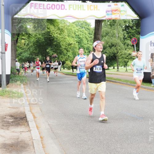 29.06.2025 - hella hamburg halbmarathon MichiJ http://msf.ph/oto/8240340 29.06.2025 10:27:35 Zwischen KM18-KM19 2719, 2980, 3136, 3783, 4359, 6682, 7110, 9264, 10218, 13137, 13800, 16280, 18188 meine-sportfotos.de