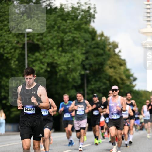 29.06.2025 - hella hamburg halbmarathon Dr. Thomas Lammeyer http://msf.ph/oto/8240396 29.06.2025 09:50:53 Kennedybrücke 1002, 1217, 2121, 2228, 2404, 2563, 2774, 3783, 4246, 4740, 5961, 6915, 7972, 8366, 8395, 9171, 10771, 11055 meine-sportfotos.de