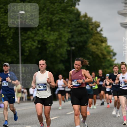 29.06.2025 - hella hamburg halbmarathon Dr. Thomas Lammeyer http://msf.ph/oto/8240481 29.06.2025 10:14:01 Kennedybrücke 1483, 1513, 1573, 1838, 3921, 4389, 5511, 7042, 7250, 7333, 7685, 8090, 8219, 8890, 9366, 9434, 9674, 9681, 9816, 9988, 10036, 10943, 11027, 11180 meine-sportfotos.de