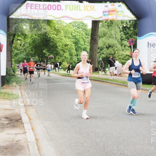 29.06.2025 - hella hamburg halbmarathon MichiJ http://msf.ph/oto/8240521 29.06.2025 10:50:28 Zwischen KM18-KM19 1316, 3919, 12008, 12475, 12646, 15698, 16688, 17437, 17895, 18324 meine-sportfotos.de