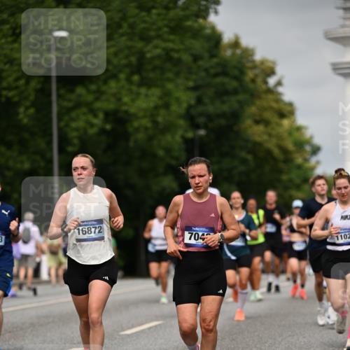 29.06.2025 - hella hamburg halbmarathon Dr. Thomas Lammeyer http://msf.ph/oto/8240528 29.06.2025 10:14:02 Kennedybrücke 1483, 1513, 1573, 1838, 3921, 4389, 5511, 7042, 7250, 7333, 7685, 8090, 8219, 8890, 9366, 9674, 9681, 9816, 9988, 10036, 11027, 11180 meine-sportfotos.de