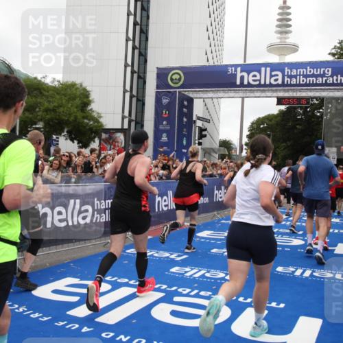 29.06.2025 - hella hamburg halbmarathon Michael Strokosch http://msf.ph/oto/8240538 29.06.2025 10:55:14 Ziel 1549, 1628, 2119, 2448, 3041, 3945, 4903, 6355, 8691, 8973, 9361, 9380, 10188, 10191, 10192, 10582, 11747, 11976, 12248, 12961, 14834, 14948, 15854, 16108, 16630, 17842, 18031, 18966 meine-sportfotos.de