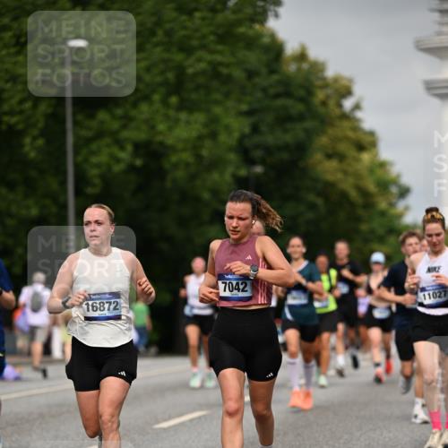 29.06.2025 - hella hamburg halbmarathon Dr. Thomas Lammeyer http://msf.ph/oto/8240543 29.06.2025 10:14:02 Kennedybrücke 1483, 1513, 1573, 1838, 3921, 4389, 5511, 7042, 7250, 7333, 7685, 8090, 8219, 8890, 9366, 9674, 9681, 9816, 9988, 10036, 11027, 11180 meine-sportfotos.de