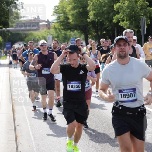 29.06.2025 - hella hamburg halbmarathon Jannik Wohlers http://msf.ph/oto/8240544 29.06.2025 09:54:28 Lombardsbrücke 1817, 2222, 2367, 2592, 2596, 2955, 3208, 3209, 4832, 5399, 5447, 5884, 6290, 6389, 6723, 6978, 6991, 7335, 7908, 8117, 8482, 8487, 8657, 8981, 9038, 9051, 9093, 9476, 9661, 9710, 11125, 11518, 11519, 11688, 12094, 12269, 12670, 13147, 13698, 13726, 13919, 14248, 14361, 14814, 15350, 15478, 15479, 15684, 16110, 16127, 16403, 16907, 17544, 17674, 17865, 18118, 18190, 18370, 18801, 18915, 18923 meine-sportfotos.de