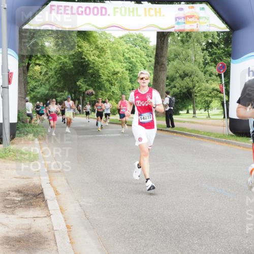 29.06.2025 - hella hamburg halbmarathon MichiJ http://msf.ph/oto/8240553 29.06.2025 10:27:39 Zwischen KM18-KM19 3136, 4359, 6682, 7110, 8091, 9264, 10218, 13137, 13800, 14272, 16280, 18188 meine-sportfotos.de
