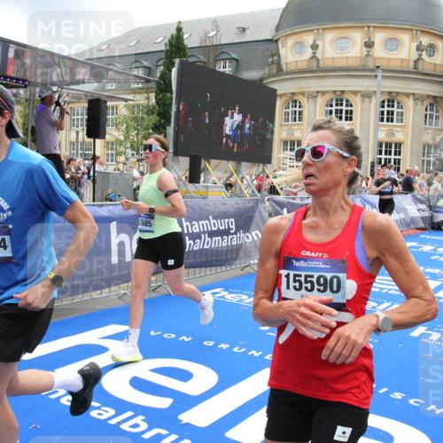 29.06.2025 - hella hamburg halbmarathon Michael Strokosch http://msf.ph/oto/8240633 29.06.2025 10:48:18 Ziel 1914, 7599, 8916, 9770, 11211, 11467, 12685, 14192, 14797, 14814, 15590, 15629, 15735, 15973, 15981, 18963, 19127 meine-sportfotos.de