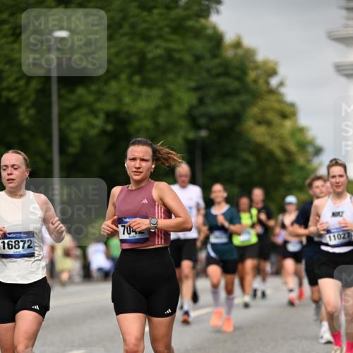 29.06.2025 - hella hamburg halbmarathon Dr. Thomas Lammeyer http://msf.ph/oto/8240697 29.06.2025 10:14:02 Kennedybrücke 1483, 1513, 1573, 1838, 3921, 4389, 5511, 7042, 7250, 7333, 7685, 8090, 8219, 8890, 9366, 9674, 9681, 9816, 9988, 10036, 11027, 11180 meine-sportfotos.de