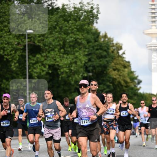 29.06.2025 - hella hamburg halbmarathon Dr. Thomas Lammeyer http://msf.ph/oto/8240804 29.06.2025 09:50:55 Kennedybrücke 1217, 2121, 2228, 2404, 2774, 3783, 4246, 5961, 6915, 7972, 8366, 8395, 9171, 10771 meine-sportfotos.de