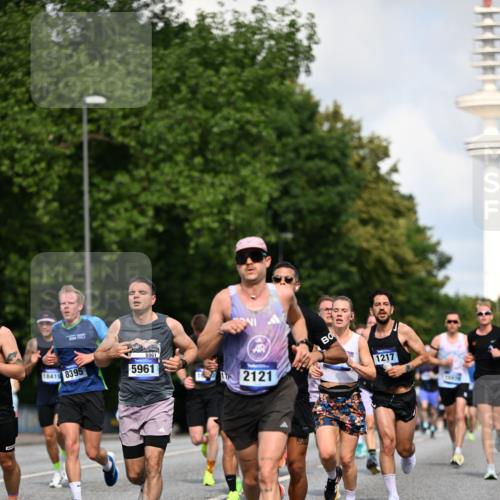 29.06.2025 - hella hamburg halbmarathon Dr. Thomas Lammeyer http://msf.ph/oto/8240833 29.06.2025 09:50:55 Kennedybrücke 1217, 2121, 2228, 2404, 2774, 3783, 4246, 5961, 6915, 7972, 8366, 8395, 9171, 10771 meine-sportfotos.de