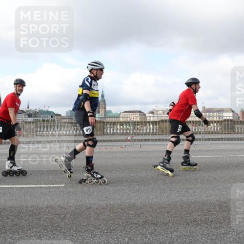 29.06.2025 - hella hamburg halbmarathon Lena Gebhardt http://msf.ph/oto/8240907 29.06.2025 09:02:12 Lombardsbrücke  meine-sportfotos.de