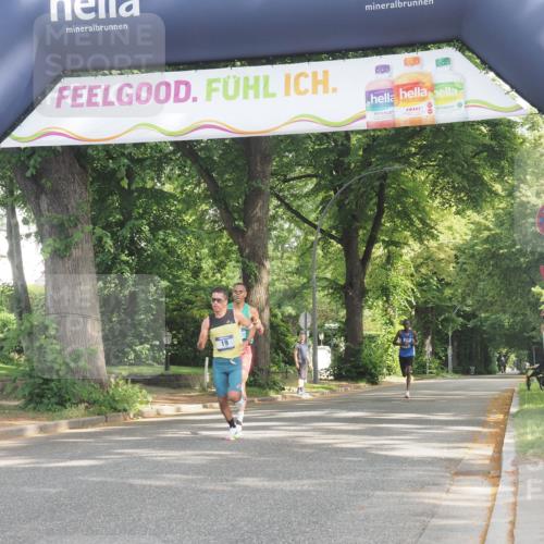 29.06.2025 - hella hamburg halbmarathon KatJ http://msf.ph/oto/8240925 29.06.2025 09:57:48 Zwischen KM18-KM19 19 meine-sportfotos.de