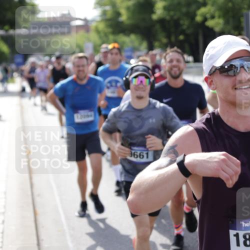 29.06.2025 - hella hamburg halbmarathon Jannik Wohlers http://msf.ph/oto/8240937 29.06.2025 09:54:30 Lombardsbrücke 2222, 2367, 2592, 2596, 2816, 2955, 3208, 3209, 4832, 5399, 5447, 5705, 6290, 6389, 6723, 6923, 6978, 6991, 7335, 7908, 8117, 8482, 8487, 8657, 8981, 9038, 9051, 9093, 9476, 9661, 9710, 11125, 11333, 11518, 11519, 11688, 12094, 12269, 12657, 12670, 13147, 13666, 13698, 13726, 13919, 14361, 14814, 15350, 15478, 15479, 15512, 15684, 15871, 16062, 16110, 16127, 16403, 16907, 17544, 17674, 18118, 18190, 18370, 18801, 18915, 18923 meine-sportfotos.de