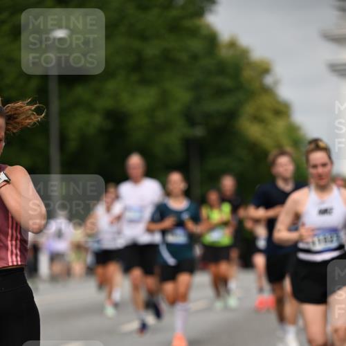 29.06.2025 - hella hamburg halbmarathon Dr. Thomas Lammeyer http://msf.ph/oto/8240958 29.06.2025 10:14:04 Kennedybrücke 1483, 1513, 1573, 1838, 3921, 4389, 5511, 7042, 7250, 7333, 7685, 8090, 8219, 8890, 9366, 9674, 9681, 9816, 9988, 11027, 11180 meine-sportfotos.de