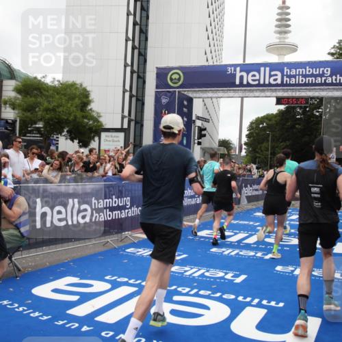 29.06.2025 - hella hamburg halbmarathon Michael Strokosch http://msf.ph/oto/8240960 29.06.2025 10:55:24 Ziel 4189, 5287, 5643, 6723, 6891, 8487, 10263, 11184, 12526, 13236, 13470, 16521, 16985, 17940, 18290, 18380, 18531 meine-sportfotos.de