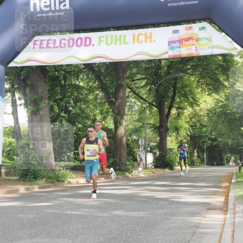 29.06.2025 - hella hamburg halbmarathon KatJ http://msf.ph/oto/8240984 29.06.2025 09:57:48 Zwischen KM18-KM19 19 meine-sportfotos.de