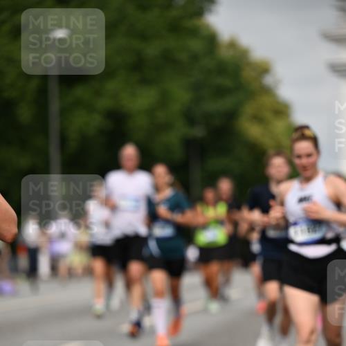 29.06.2025 - hella hamburg halbmarathon Dr. Thomas Lammeyer http://msf.ph/oto/8240991 29.06.2025 10:14:04 Kennedybrücke 1483, 1513, 1573, 1838, 3921, 4389, 5511, 7042, 7250, 7333, 7685, 8090, 8219, 8890, 9366, 9674, 9681, 9816, 9988, 11027, 11180 meine-sportfotos.de