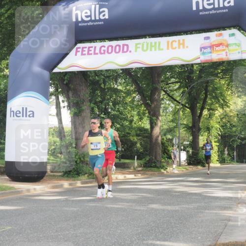 29.06.2025 - hella hamburg halbmarathon KatJ http://msf.ph/oto/8241007 29.06.2025 09:57:49 Zwischen KM18-KM19 17, 19 meine-sportfotos.de