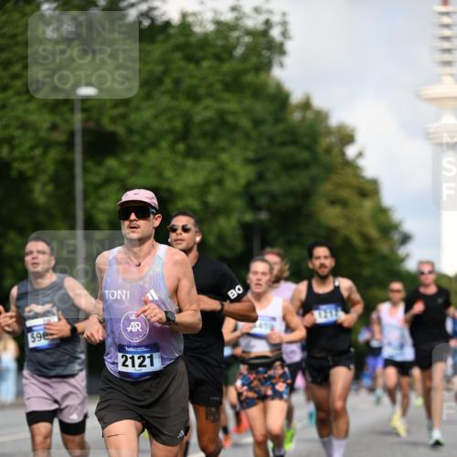 29.06.2025 - hella hamburg halbmarathon Dr. Thomas Lammeyer http://msf.ph/oto/8241048 29.06.2025 09:50:56 Kennedybrücke 1217, 2121, 2196, 2228, 2404, 2774, 3783, 4246, 5961, 6915, 8366, 8395, 9171 meine-sportfotos.de