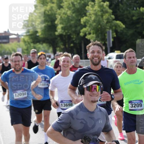 29.06.2025 - hella hamburg halbmarathon Jannik Wohlers http://msf.ph/oto/8241051 29.06.2025 09:54:31 Lombardsbrücke 2222, 2367, 2592, 2596, 2816, 2955, 3208, 3209, 4832, 5399, 5447, 5705, 6290, 6389, 6723, 6923, 6978, 6991, 7335, 7908, 8117, 8487, 8657, 8981, 9038, 9051, 9093, 9476, 9661, 9710, 11125, 11333, 11518, 11519, 11688, 12094, 12161, 12269, 12657, 12670, 13147, 13666, 13698, 13726, 13919, 14361, 14814, 15350, 15478, 15479, 15512, 15684, 15871, 16062, 16110, 16127, 16403, 16907, 17544, 17674, 18118, 18190, 18370, 18801, 18915, 18923 meine-sportfotos.de