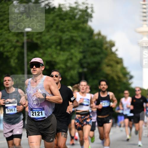 29.06.2025 - hella hamburg halbmarathon Dr. Thomas Lammeyer http://msf.ph/oto/8241062 29.06.2025 09:50:56 Kennedybrücke 1217, 2121, 2196, 2228, 2404, 2774, 3783, 4246, 5961, 6915, 8366, 8395, 9171 meine-sportfotos.de