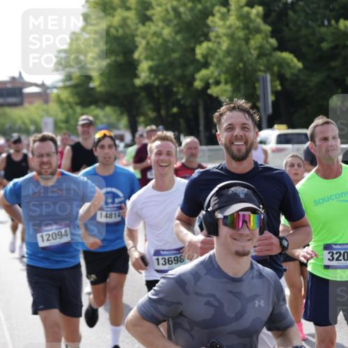 29.06.2025 - hella hamburg halbmarathon Jannik Wohlers http://msf.ph/oto/8241063 29.06.2025 09:54:31 Lombardsbrücke 2222, 2367, 2592, 2596, 2816, 2955, 3208, 3209, 4832, 5399, 5447, 5705, 6290, 6389, 6723, 6923, 6978, 6991, 7335, 7908, 8117, 8487, 8657, 8981, 9038, 9051, 9093, 9476, 9661, 9710, 11125, 11333, 11518, 11519, 11688, 12094, 12161, 12269, 12657, 12670, 13147, 13666, 13698, 13726, 13919, 14361, 14814, 15350, 15478, 15479, 15512, 15684, 15871, 16062, 16110, 16127, 16403, 16907, 17544, 17674, 18118, 18190, 18370, 18801, 18915, 18923 meine-sportfotos.de