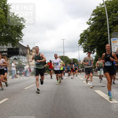 29.06.2025 - hella hamburg halbmarathon Yannick Fuchs http://msf.ph/oto/8241064 29.06.2025 10:47:24 20KM 1061, 1151, 1499, 1706, 1727, 1783, 2074, 2082, 2099, 2346, 2910, 3059, 3208, 3209, 3334, 4065, 4635, 4770, 5077, 5866, 6198, 6481, 6628, 6629, 6762, 6877, 6942, 7177, 7509, 7864, 7918, 8390, 8447, 9142, 9537, 10549, 10724, 10891, 10895, 11992, 12379, 12413, 12490, 12875, 12909, 12910, 13032, 13289, 13997, 14323, 15061, 15126, 15179, 15430, 15497, 15502, 16477, 16538, 16986, 18134, 18487, 18590, 18720, 19244 meine-sportfotos.de