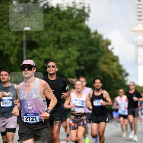29.06.2025 - hella hamburg halbmarathon Dr. Thomas Lammeyer http://msf.ph/oto/8241086 29.06.2025 09:50:57 Kennedybrücke 1217, 2121, 2196, 2404, 2774, 3783, 4246, 4602, 5961, 6915, 8366, 8395, 9171 meine-sportfotos.de