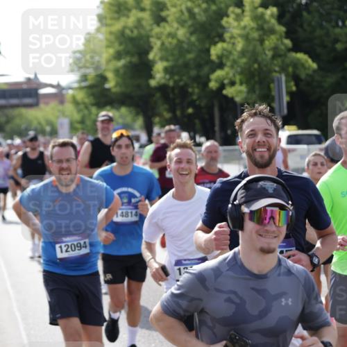 29.06.2025 - hella hamburg halbmarathon Jannik Wohlers http://msf.ph/oto/8241087 29.06.2025 09:54:31 Lombardsbrücke 2222, 2367, 2592, 2596, 2816, 2955, 3208, 3209, 4832, 5399, 5447, 5705, 6290, 6389, 6723, 6923, 6978, 6991, 7335, 7908, 8117, 8487, 8657, 8981, 9038, 9051, 9093, 9476, 9661, 9710, 11125, 11333, 11518, 11519, 11688, 12094, 12161, 12269, 12657, 12670, 13147, 13666, 13698, 13726, 13919, 14361, 14814, 15350, 15478, 15479, 15512, 15684, 15871, 16062, 16110, 16127, 16403, 16907, 17544, 17674, 18118, 18190, 18370, 18801, 18915, 18923 meine-sportfotos.de