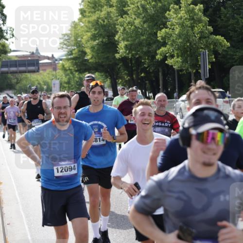29.06.2025 - hella hamburg halbmarathon Jannik Wohlers http://msf.ph/oto/8241131 29.06.2025 09:54:31 Lombardsbrücke 2222, 2367, 2592, 2596, 2816, 2955, 3208, 3209, 4832, 5399, 5447, 5705, 6290, 6389, 6723, 6923, 6978, 6991, 7335, 7908, 8117, 8487, 8657, 8981, 9038, 9051, 9093, 9476, 9661, 9710, 11125, 11333, 11518, 11519, 11688, 12094, 12161, 12269, 12657, 12670, 13147, 13666, 13698, 13726, 13919, 14361, 14814, 15350, 15478, 15479, 15512, 15684, 15871, 16062, 16110, 16127, 16403, 16907, 17544, 17674, 18118, 18190, 18370, 18801, 18915, 18923 meine-sportfotos.de