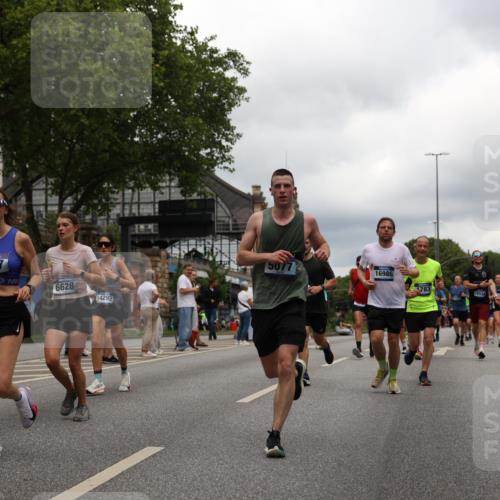 29.06.2025 - hella hamburg halbmarathon Yannick Fuchs http://msf.ph/oto/8241133 29.06.2025 10:47:25 20KM 1030, 1061, 1151, 1499, 1706, 1727, 1783, 2074, 2082, 2099, 2346, 3059, 3208, 3209, 3334, 4065, 4635, 4770, 5077, 5638, 5866, 6198, 6481, 6628, 6629, 6762, 6877, 6942, 7177, 7509, 7864, 7918, 8390, 8447, 9142, 9537, 10549, 10891, 10895, 11992, 12379, 12413, 12490, 12875, 12909, 13032, 13289, 13865, 13997, 14323, 15061, 15126, 15179, 15497, 15502, 16477, 16538, 16986, 18134, 18487, 18590, 18720 meine-sportfotos.de
