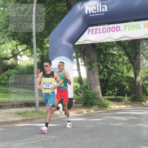 29.06.2025 - hella hamburg halbmarathon KatJ http://msf.ph/oto/8241142 29.06.2025 09:57:49 Zwischen KM18-KM19 17, 19 meine-sportfotos.de