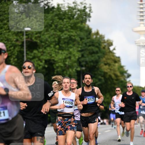29.06.2025 - hella hamburg halbmarathon Dr. Thomas Lammeyer http://msf.ph/oto/8241146 29.06.2025 09:50:57 Kennedybrücke 1217, 2121, 2196, 2404, 2774, 3783, 4246, 4602, 5961, 6915, 8366, 8395, 9171 meine-sportfotos.de