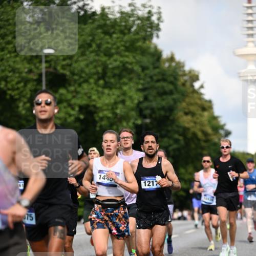 29.06.2025 - hella hamburg halbmarathon Dr. Thomas Lammeyer http://msf.ph/oto/8241163 29.06.2025 09:50:57 Kennedybrücke 1217, 2121, 2196, 2404, 2774, 3783, 4246, 4602, 5961, 6915, 8366, 8395, 9171 meine-sportfotos.de