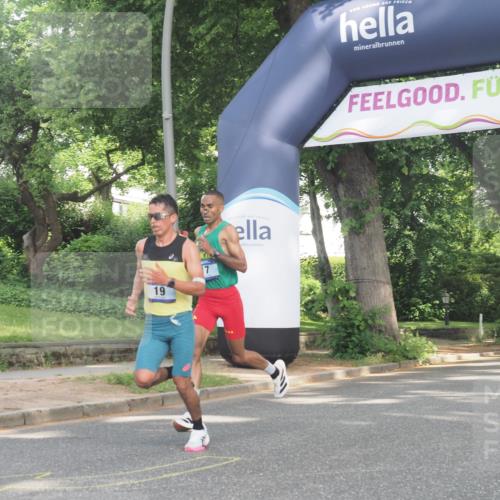 29.06.2025 - hella hamburg halbmarathon KatJ http://msf.ph/oto/8241174 29.06.2025 09:57:49 Zwischen KM18-KM19 17, 19 meine-sportfotos.de