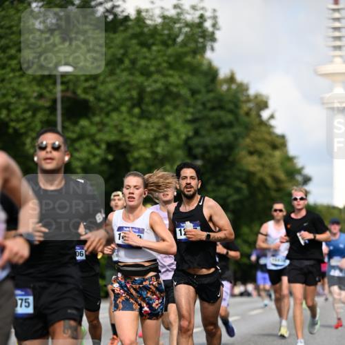29.06.2025 - hella hamburg halbmarathon Dr. Thomas Lammeyer http://msf.ph/oto/8241182 29.06.2025 09:50:58 Kennedybrücke 1217, 2121, 2196, 2404, 2774, 3783, 4246, 4602, 5961, 6915, 8366, 8395, 8901, 9171 meine-sportfotos.de