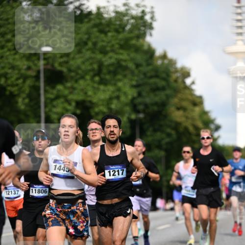 29.06.2025 - hella hamburg halbmarathon Dr. Thomas Lammeyer http://msf.ph/oto/8241252 29.06.2025 09:50:58 Kennedybrücke 1217, 2121, 2196, 2404, 2774, 3783, 4246, 4602, 5961, 6915, 8366, 8395, 8901, 9171 meine-sportfotos.de