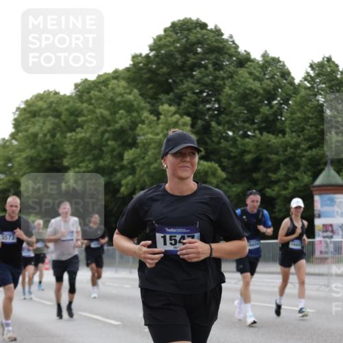 29.06.2025 - hella hamburg halbmarathon Jannik Wohlers http://msf.ph/oto/8241283 29.06.2025 10:29:44 Lombardsbrücke 1097, 1547, 3443, 3573, 3613, 5063, 5322, 6598, 6616, 6626, 8792, 8941, 10162, 12504, 12537, 12710, 13418, 14304, 16182, 16601, 16604, 16735, 16769, 17529, 18046, 18503, 18671 meine-sportfotos.de