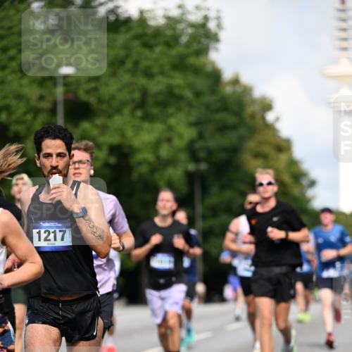 29.06.2025 - hella hamburg halbmarathon Dr. Thomas Lammeyer http://msf.ph/oto/8241358 29.06.2025 09:50:59 Kennedybrücke 1217, 2121, 2196, 2404, 2774, 3783, 4602, 5961, 6915, 8366, 8395, 8901, 9171 meine-sportfotos.de