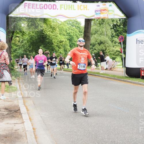 29.06.2025 - hella hamburg halbmarathon MichiJ http://msf.ph/oto/8241364 29.06.2025 10:50:33 Zwischen KM18-KM19 1316, 3199, 12475, 12571, 17437, 18324 meine-sportfotos.de