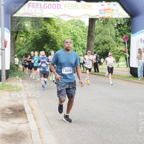 29.06.2025 - hella hamburg halbmarathon MichiJ http://msf.ph/oto/8241366 29.06.2025 10:27:47 Zwischen KM18-KM19 1445, 4381, 6037, 8450, 8958, 11447, 12915, 13029, 14093, 14272, 15257, 15873 meine-sportfotos.de