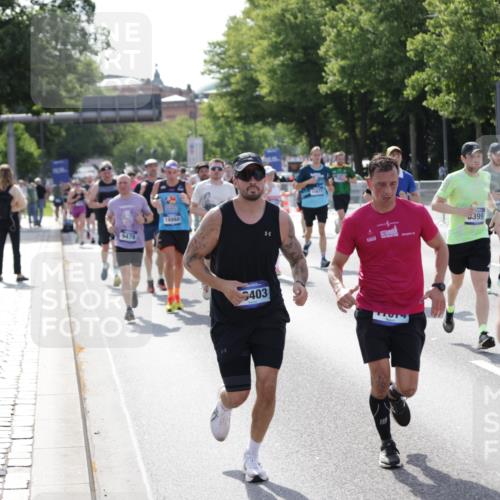 29.06.2025 - hella hamburg halbmarathon Jannik Wohlers http://msf.ph/oto/8241385 29.06.2025 09:54:33 Lombardsbrücke 2222, 2367, 2592, 2596, 2816, 2955, 3208, 3209, 4832, 5399, 5447, 5638, 5705, 6290, 6389, 6723, 6923, 6978, 6991, 7335, 7659, 7908, 8117, 8487, 8657, 8981, 9031, 9093, 9476, 9661, 9710, 9869, 11125, 11333, 12094, 12161, 12269, 12657, 12670, 13147, 13666, 13698, 13726, 13919, 14361, 14814, 15350, 15478, 15479, 15512, 15684, 15871, 16062, 16086, 16089, 16110, 16127, 16403, 16538, 16907, 17499, 17544, 17674, 18118, 18190, 18370 meine-sportfotos.de