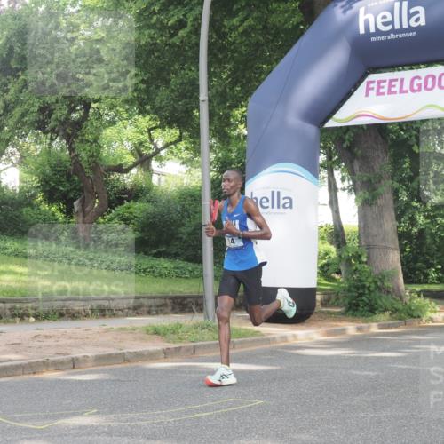 29.06.2025 - hella hamburg halbmarathon KatJ http://msf.ph/oto/8241391 29.06.2025 09:57:52 Zwischen KM18-KM19 14, 17, 19 meine-sportfotos.de