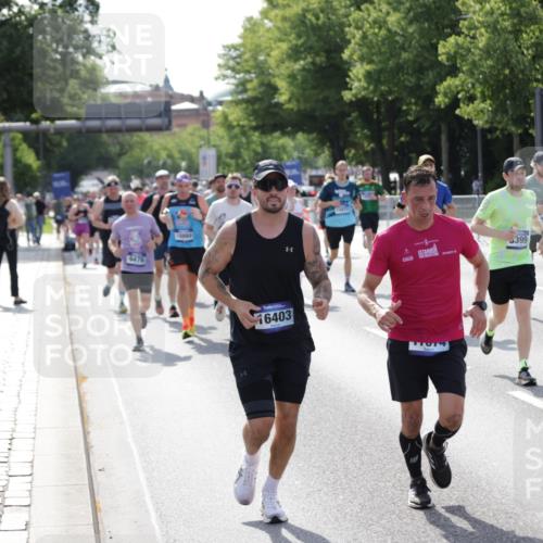 29.06.2025 - hella hamburg halbmarathon Jannik Wohlers http://msf.ph/oto/8241408 29.06.2025 09:54:33 Lombardsbrücke 2222, 2367, 2592, 2596, 2816, 2955, 3208, 3209, 4832, 5399, 5447, 5638, 5705, 6290, 6389, 6723, 6923, 6978, 6991, 7335, 7659, 7908, 8117, 8487, 8657, 8981, 9031, 9093, 9476, 9661, 9710, 9869, 11125, 11333, 12094, 12161, 12269, 12657, 12670, 13147, 13666, 13698, 13726, 13919, 14361, 14814, 15350, 15478, 15479, 15512, 15684, 15871, 16062, 16086, 16089, 16110, 16127, 16403, 16538, 16907, 17499, 17544, 17674, 18118, 18190, 18370 meine-sportfotos.de